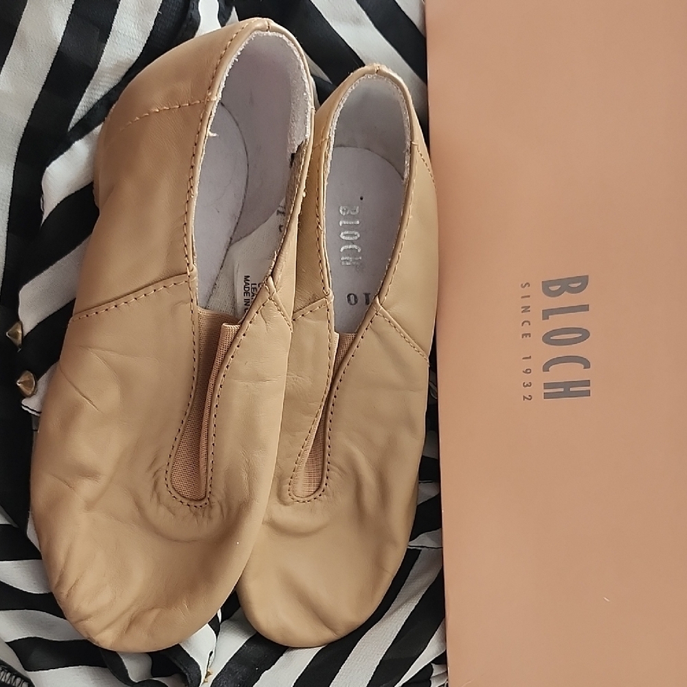 Bloch Tan Dance Slippers